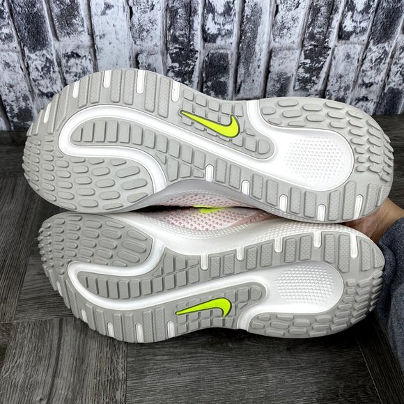 Nike React Escape DC4269-101 Women size 11 - Picture 7 of 9